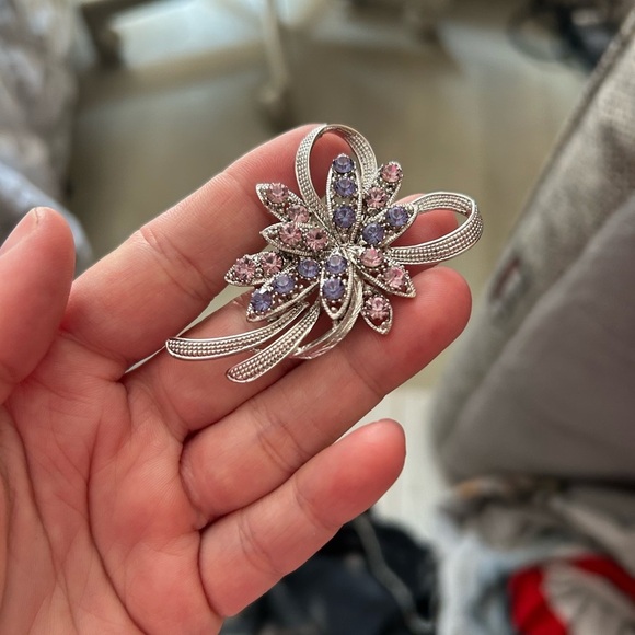 4/$50 wedding Elegant Pink and Purple Floral Brooch mother of the bride 💜 - Picture 4 of 6